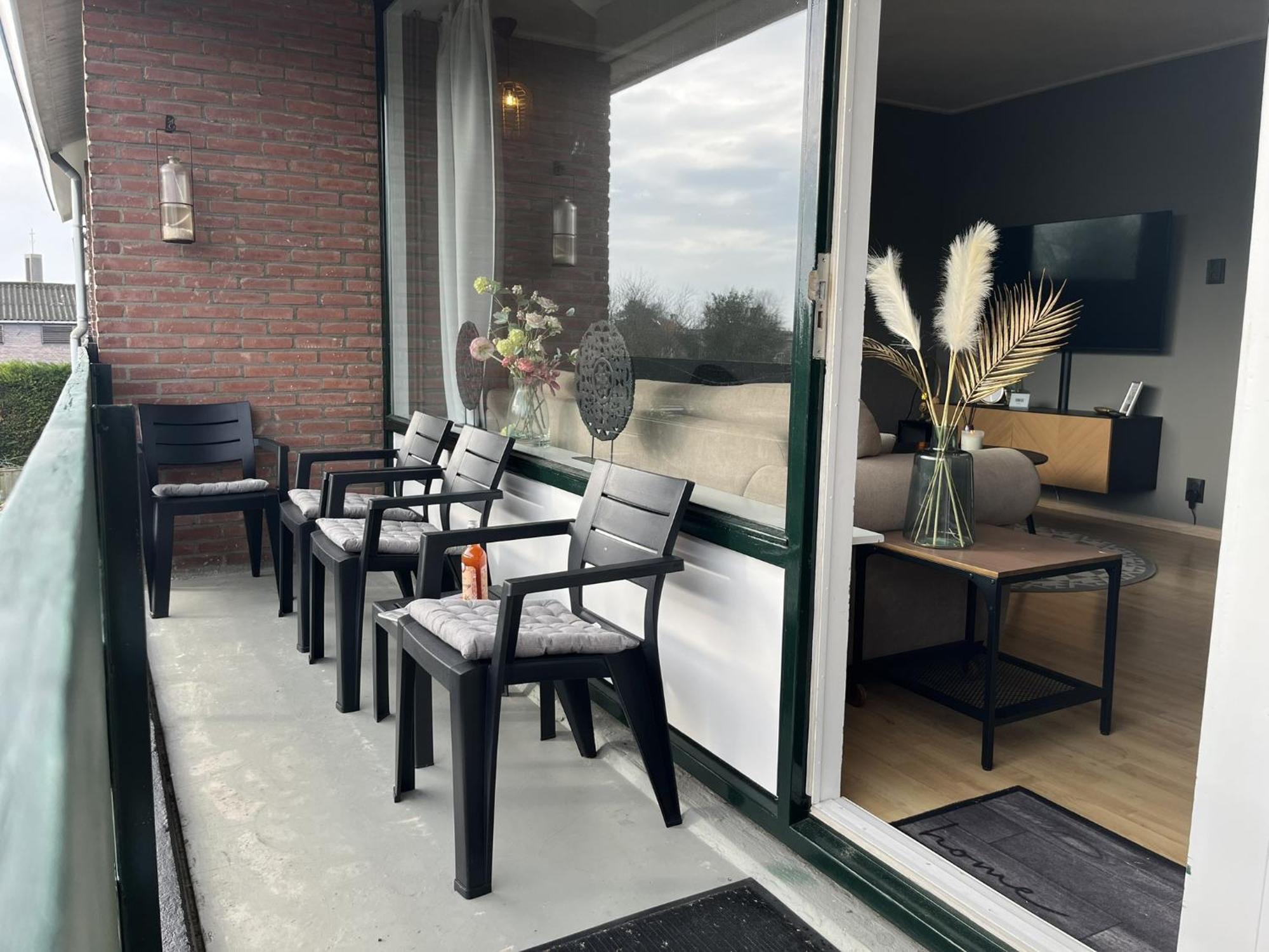 Zeebries, Dichtbij Dishoek